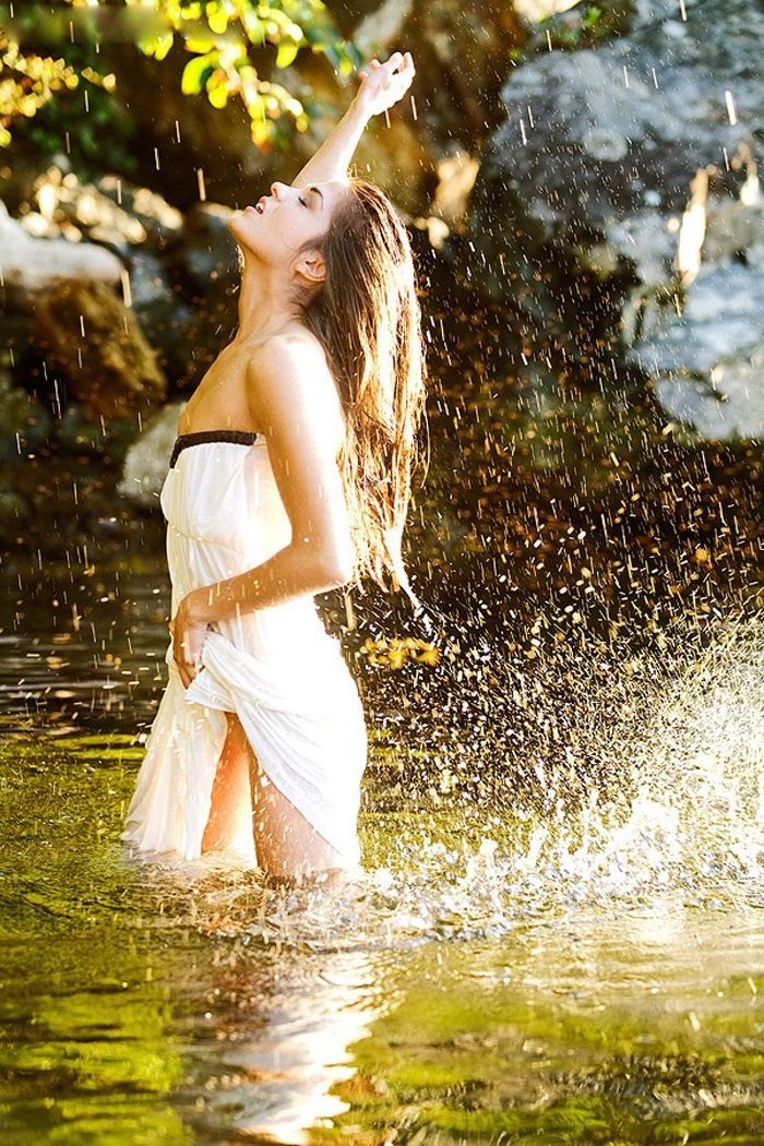 Marie Avgeropoulos in Kampinas