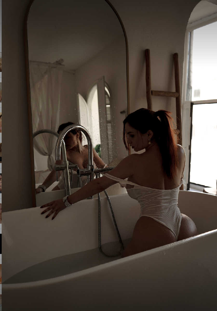 A playful frame from Miranda Faith nude — online in Kampinas