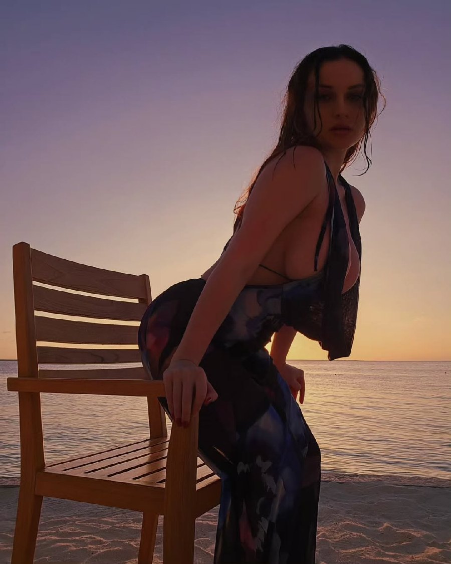 Sexy girl Miranda Faith nude in Kampinas