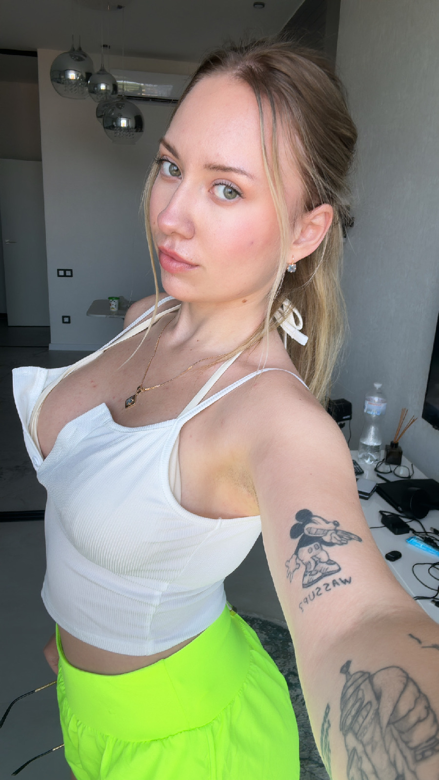 KateV in her underwear in Kampinas