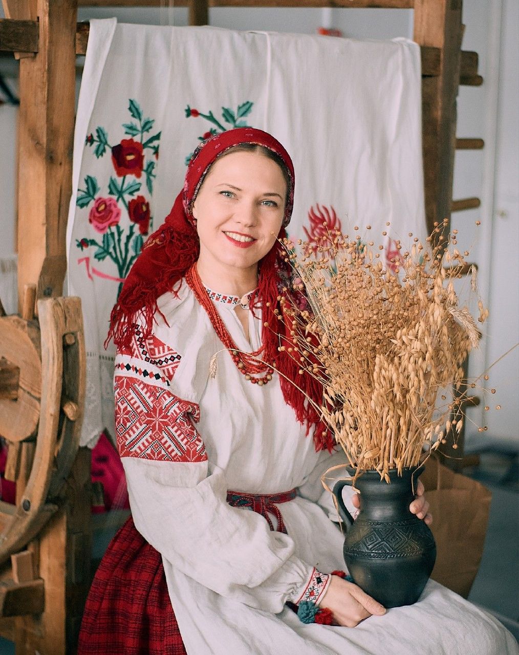 Women in Slavic costumes in Kampinas