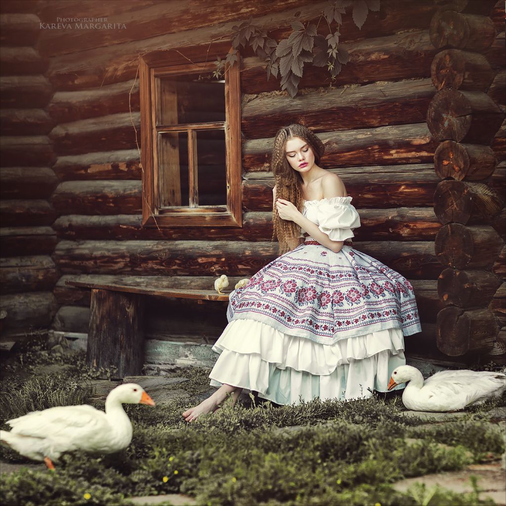 Women in Slavic costumes in Kampinas