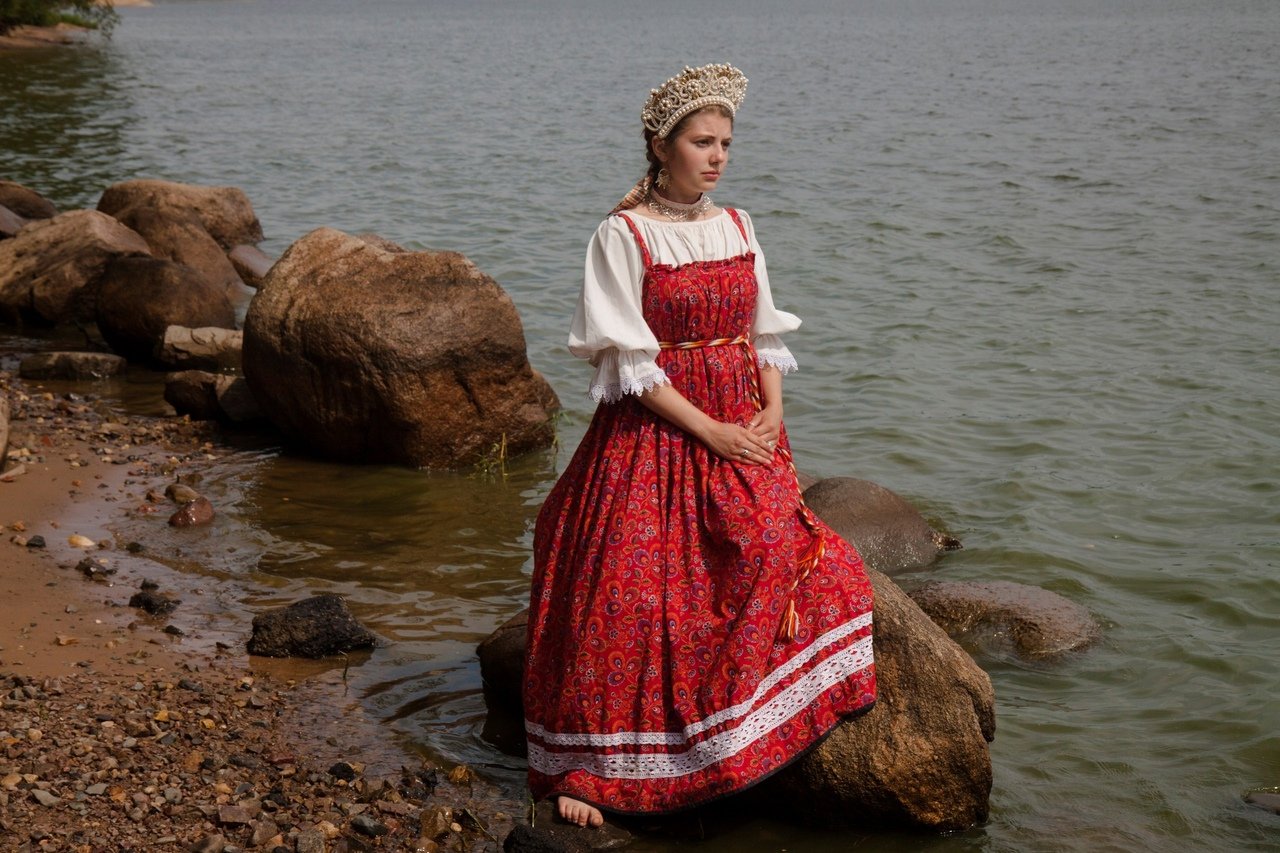 Women in Slavic costumes in Kampinas