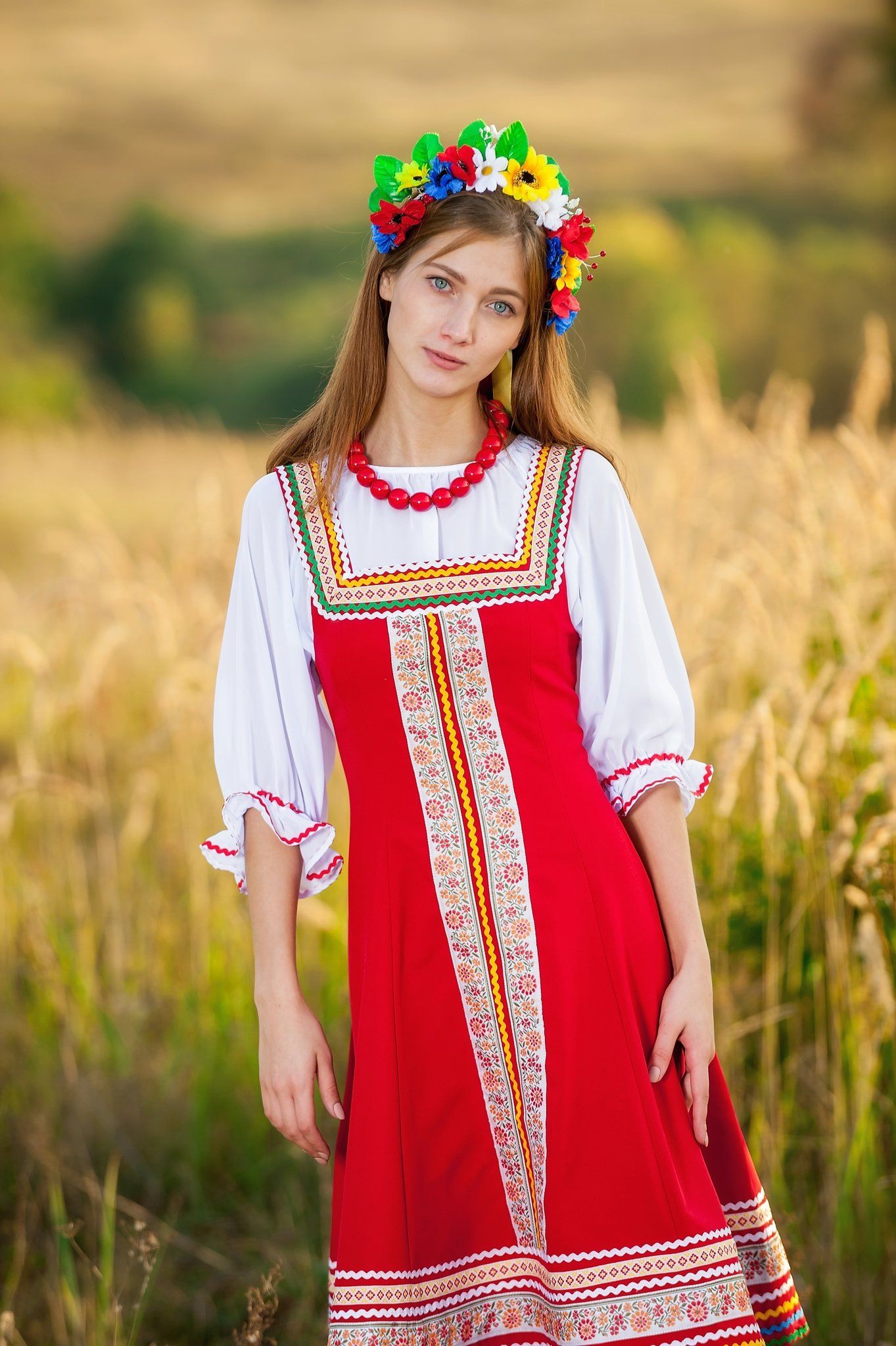 Women in Slavic costumes in Kampinas