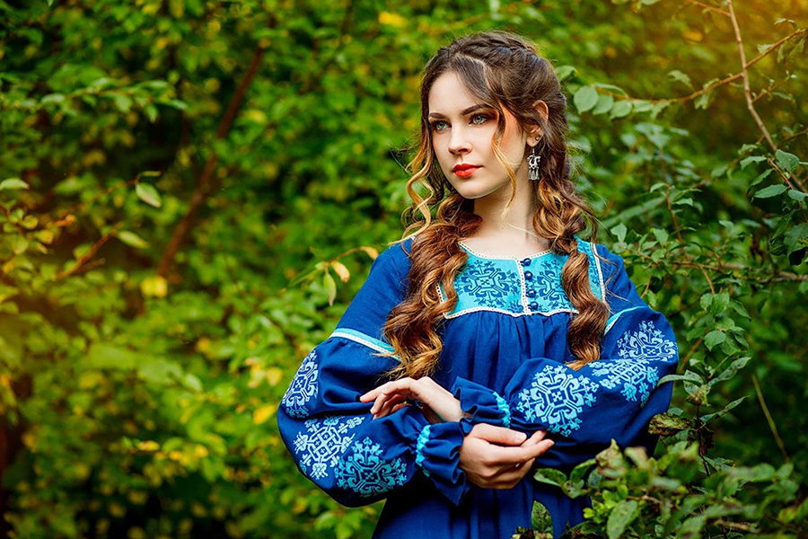 Sexy photo Women in Slavic costumes in Kampinas