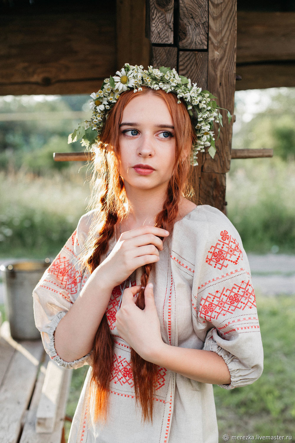 Girls in Slavic costumes in Kampinas