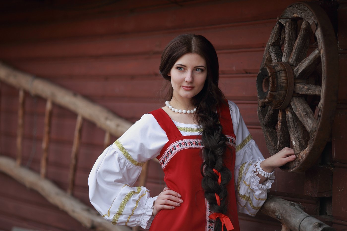 Girls in Slavic costumes in Kampinas